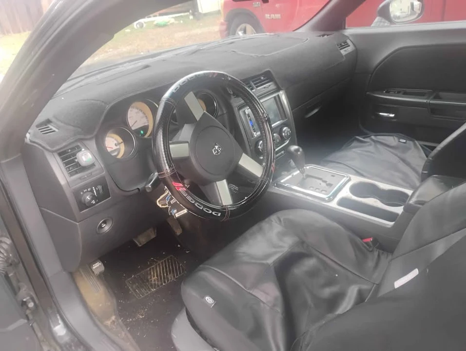 2010 Dodge Challenger 3rd Gen - Image 2 of 6