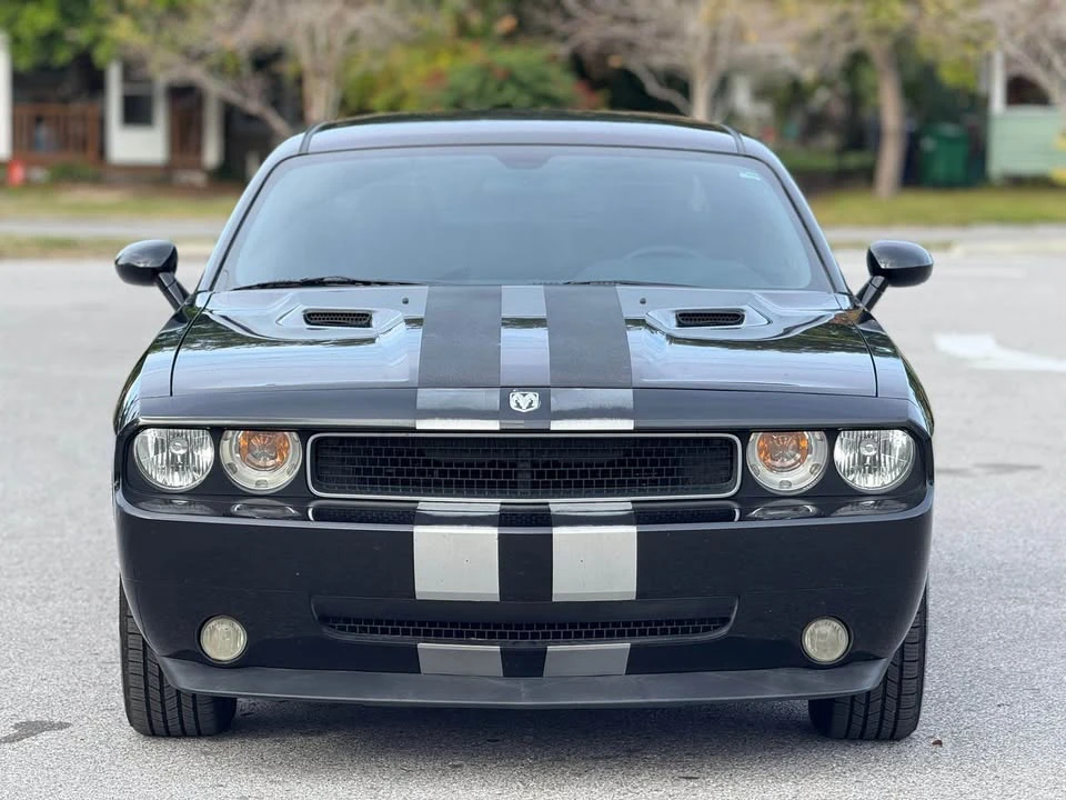 2010 Dodge Challenger 3rd Gen - Image 3 of 12