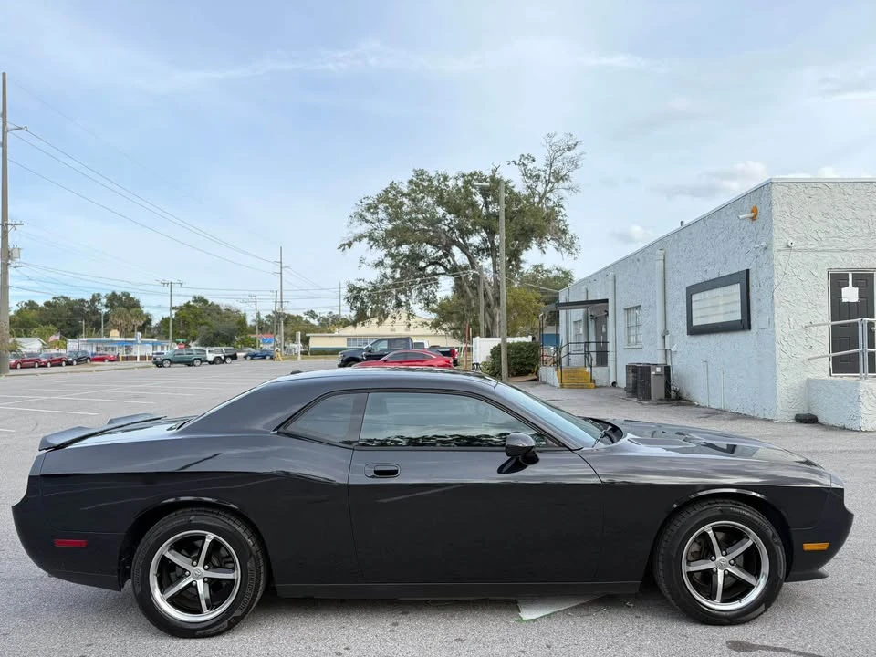 2010 Dodge Challenger 3rd Gen - Image 6 of 12