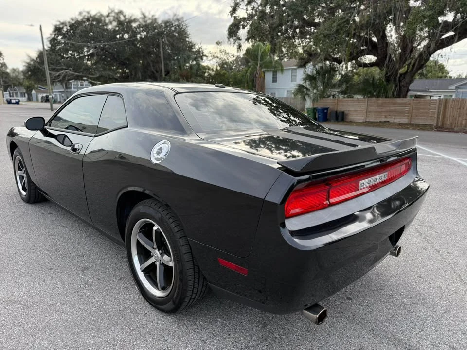 2010 Dodge Challenger 3rd Gen - Image 9 of 12