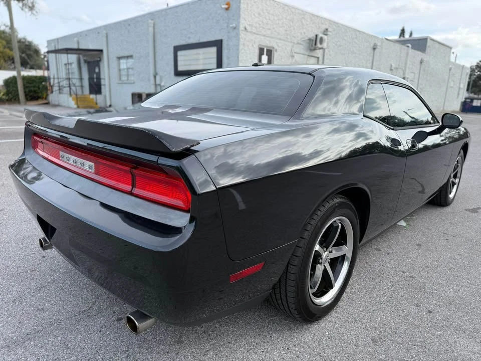 2010 Dodge Challenger 3rd Gen - Image 7 of 12