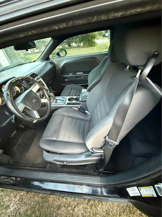 2010 Dodge Challenger 3rd Gen - Image 3 of 6