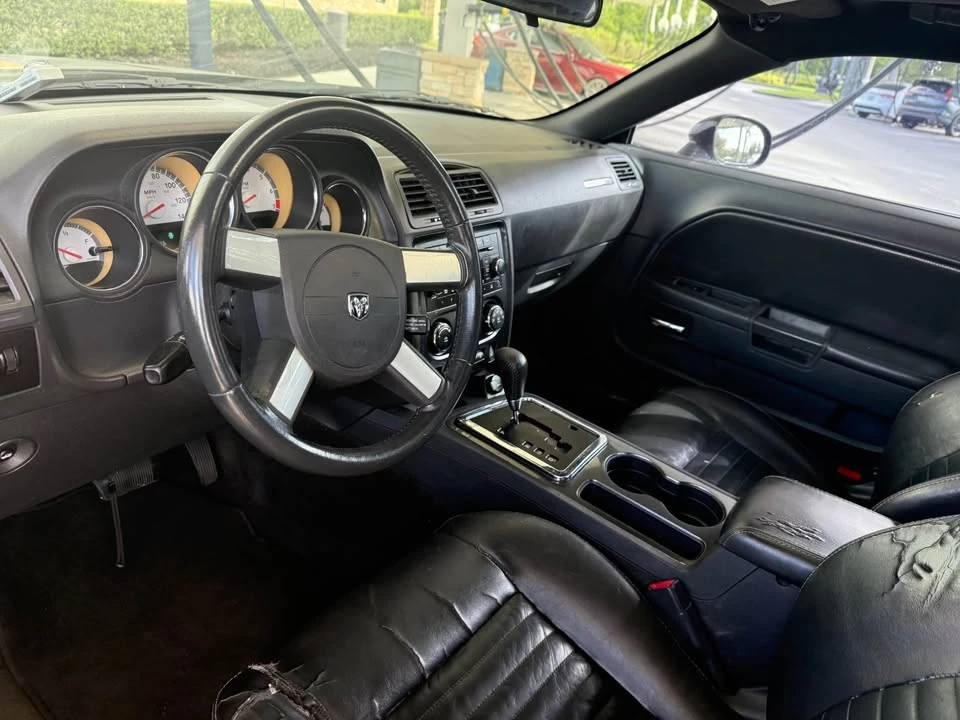2010 Dodge Challenger 3rd Gen - Image 14 of 15