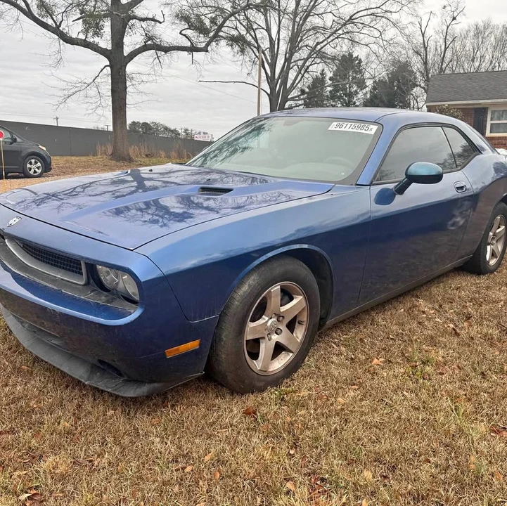 2010 Dodge Challenger 3rd Gen - Image 2 of 6
