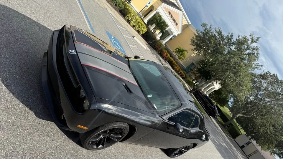 2010 Dodge Challenger 3rd Gen - Image 10 of 15