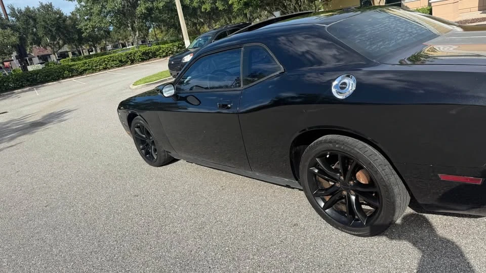 2010 Dodge Challenger 3rd Gen - Image 5 of 15