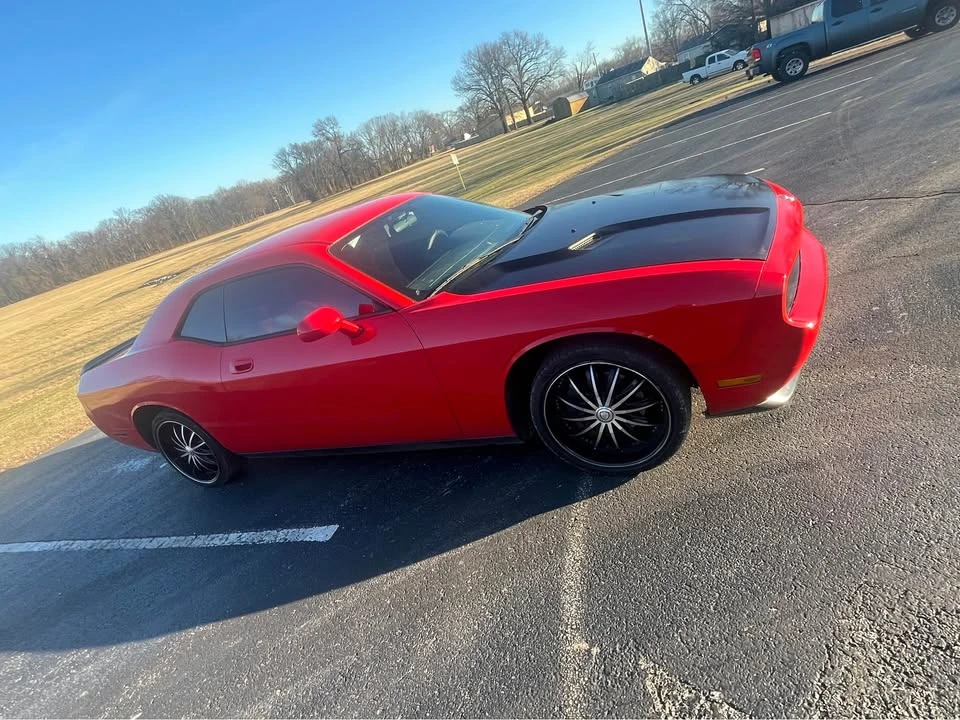 2010 Dodge Challenger 3rd Gen - Image 9 of 12