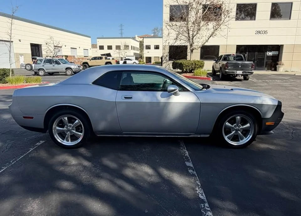 2010 Dodge Challenger 3rd Gen - Image 4 of 14