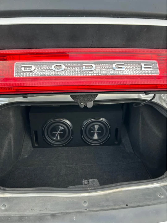 2010 Dodge Challenger 3rd Gen - Image 4 of 7