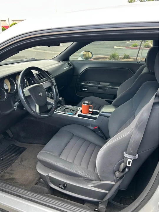 2010 Dodge Challenger 3rd Gen - Image 3 of 7