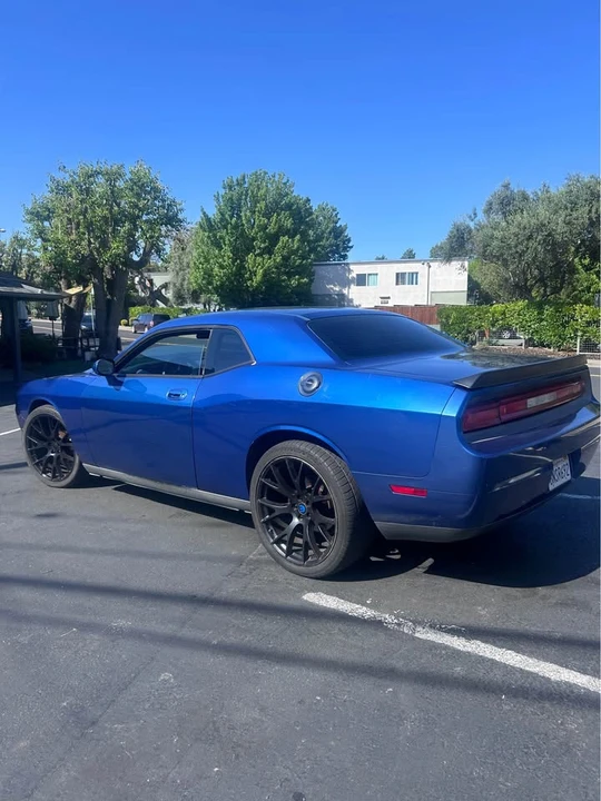 2010 Dodge Challenger 3rd Gen - Image 5 of 16