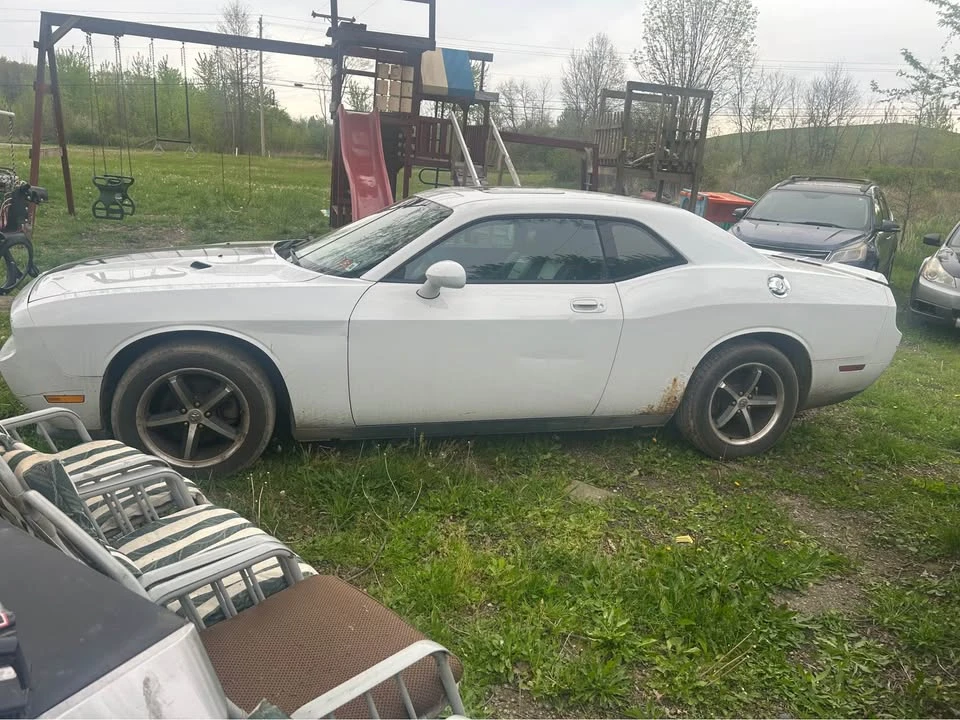 2010 Dodge Challenger 3rd Gen - Image 4 of 11