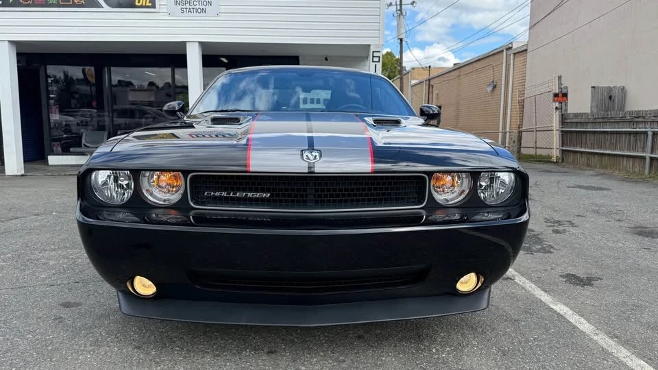2010 Dodge Challenger 3rd Gen - Image 8 of 17