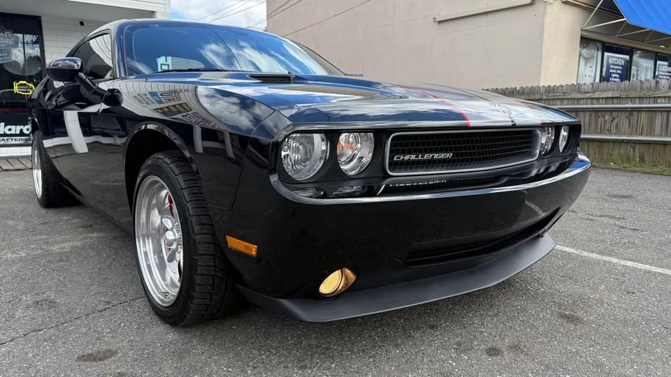 2010 Dodge Challenger 3rd Gen - Image 9 of 17