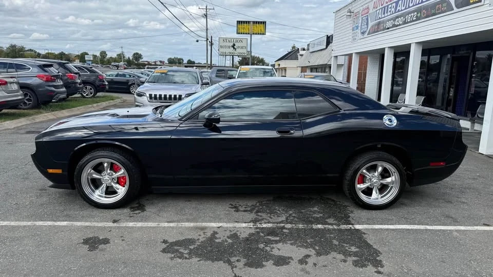2010 Dodge Challenger 3rd Gen - Image 2 of 17