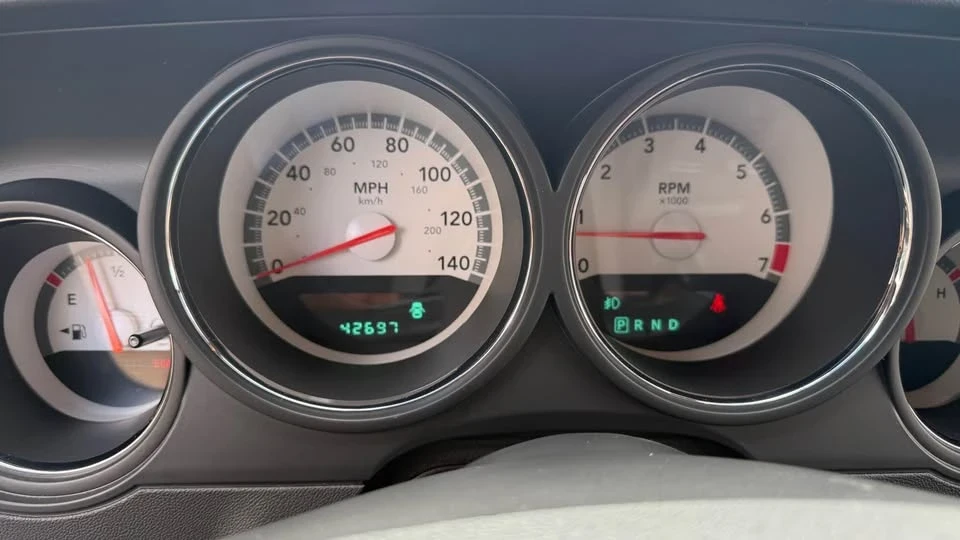 2010 Dodge Challenger 3rd Gen - Image 15 of 17