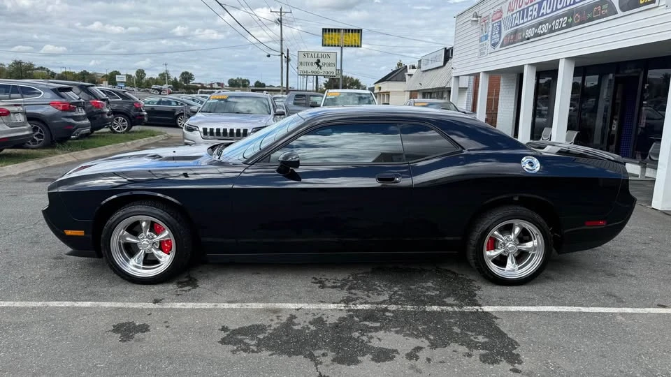 2010 Dodge Challenger 3rd Gen - Image 2 of 17