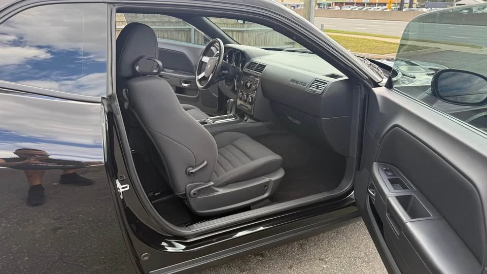 2010 Dodge Challenger 3rd Gen - Image 11 of 17