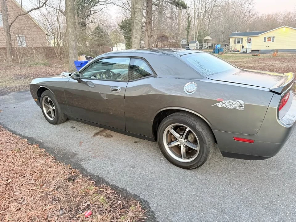 2010 Dodge Challenger SRT8 & 392 3rd Gen - Image 4 of 9