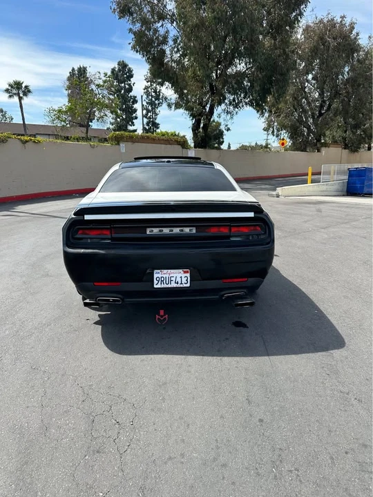 2010 Dodge Challenger 3rd Gen - Image 5 of 20