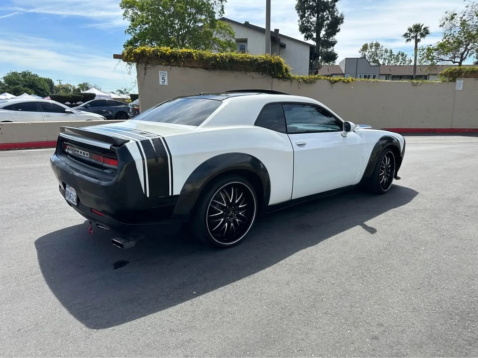 2010 Dodge Challenger 3rd Gen - Image 6 of 20