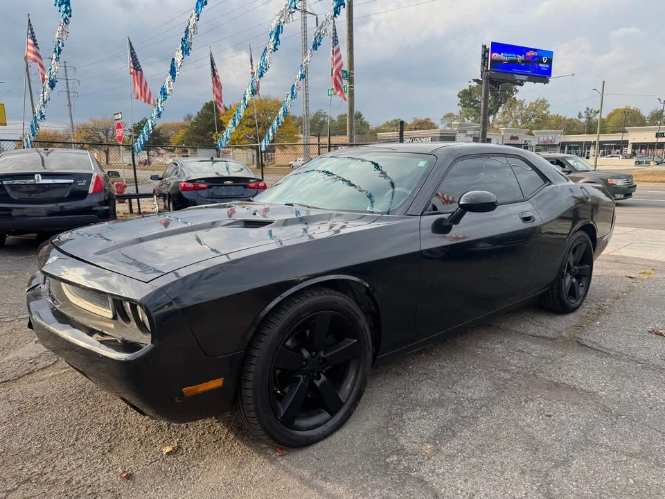 2010 Dodge Challenger 3rd Gen - Image 2 of 6