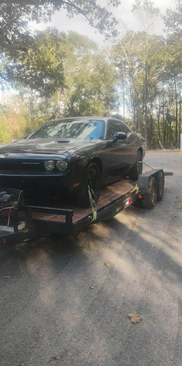 2010 Dodge Challenger 3rd Gen - Image 2 of 3