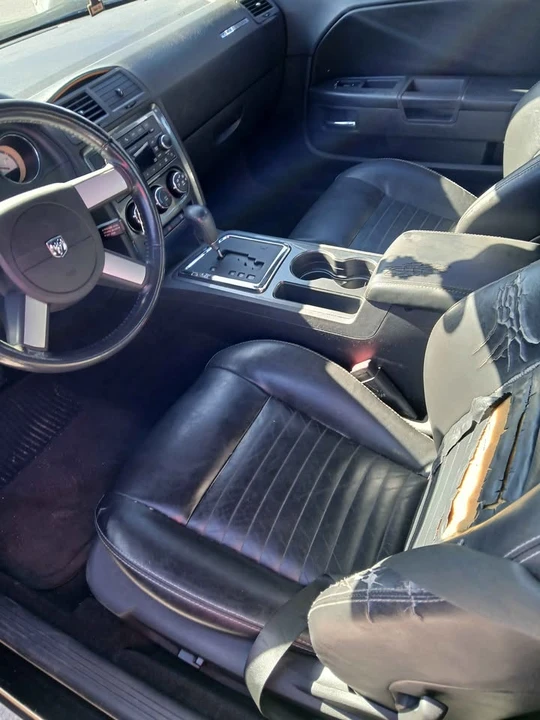 2010 Dodge Challenger 3rd Gen - Image 3 of 4