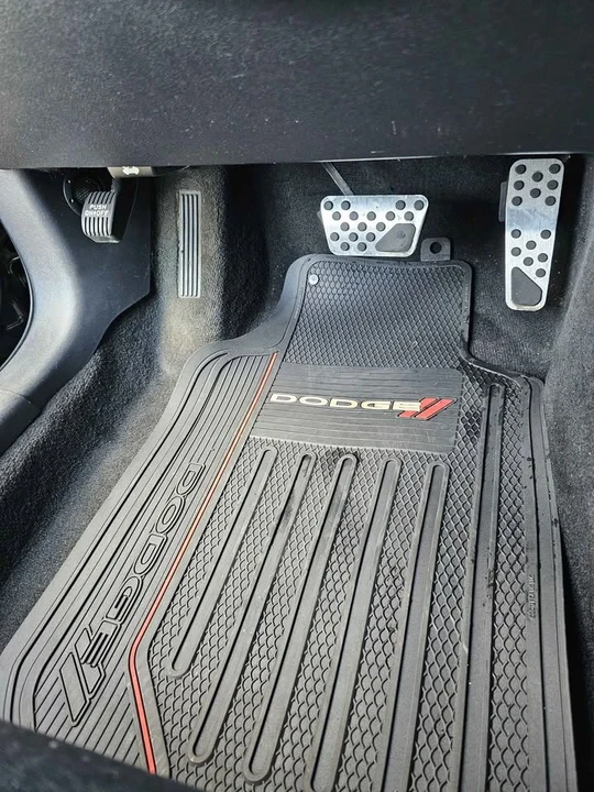 2010 Dodge Challenger 3rd Gen - Image 6 of 14