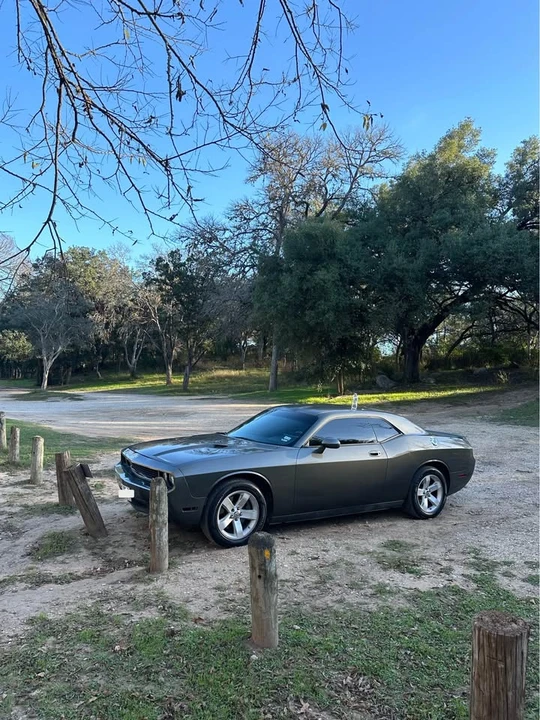 2010 Dodge Challenger 3rd Gen - Image 3 of 4