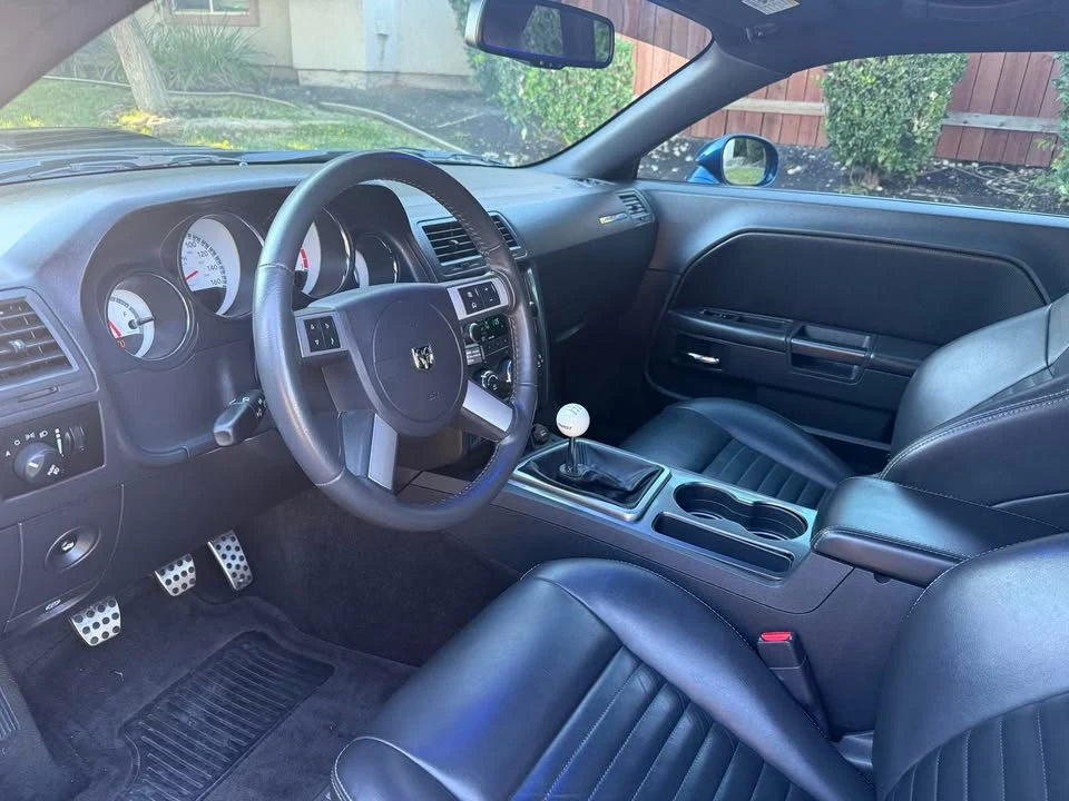 2010 Dodge Challenger 3rd Gen - Image 11 of 17