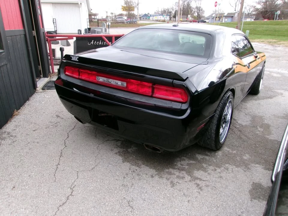 2010 Dodge Challenger 3rd Gen - Image 2 of 9