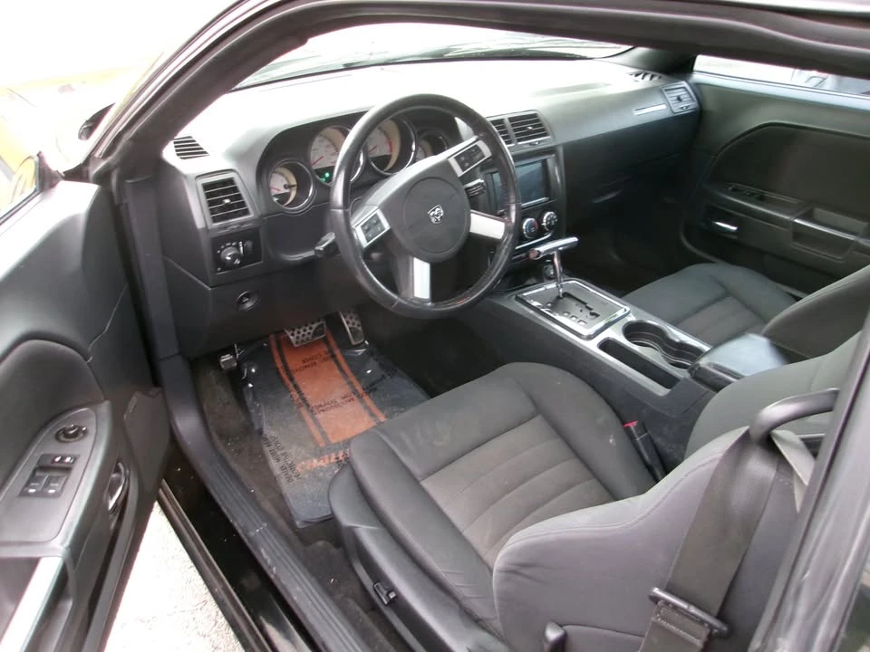 2010 Dodge Challenger 3rd Gen - Image 4 of 9