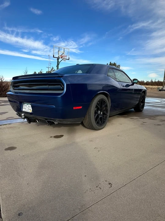 2010 Dodge Challenger 3rd Gen - Image 9 of 13