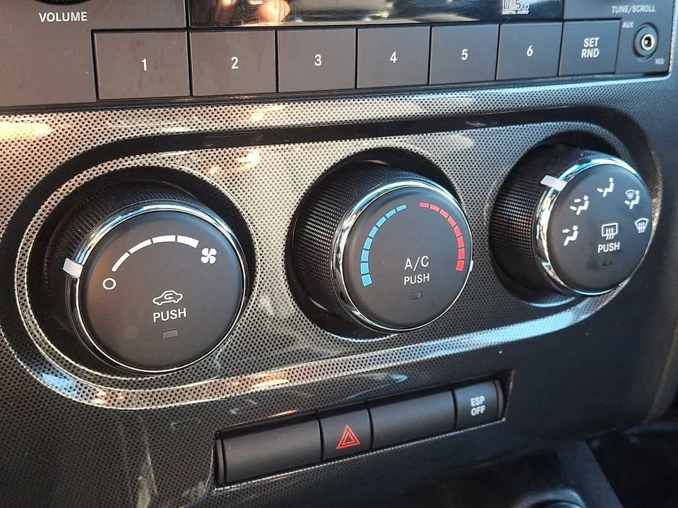 2010 Dodge Challenger 3rd Gen - Image 11 of 13