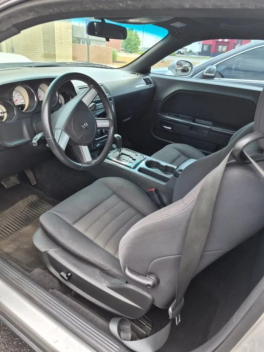 2010 Dodge Challenger 3rd Gen - Image 7 of 10