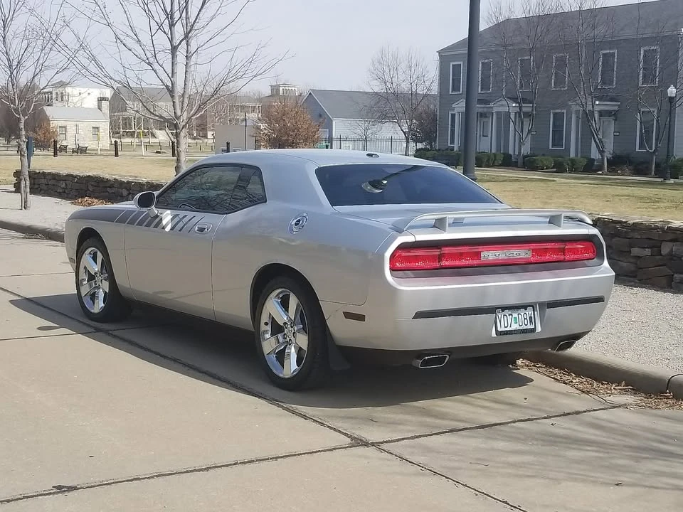 2010 Dodge Challenger 3rd Gen - Image 4 of 10