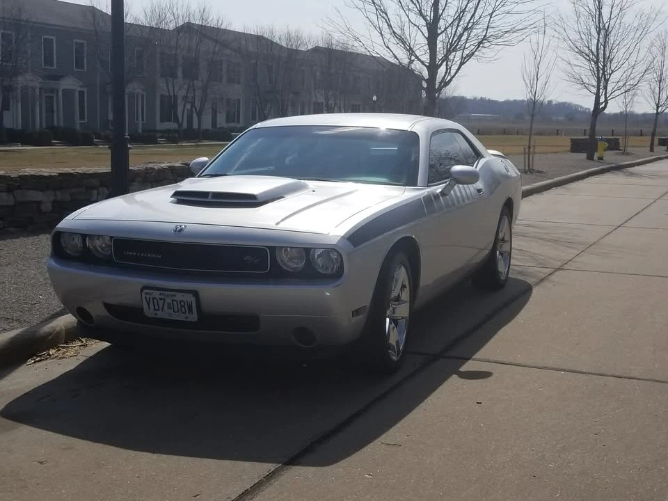 2010 Dodge Challenger 3rd Gen - Image 2 of 10