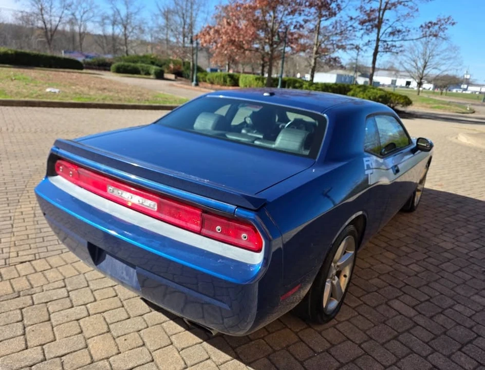 2010 Dodge Challenger 3rd Gen - Image 10 of 11
