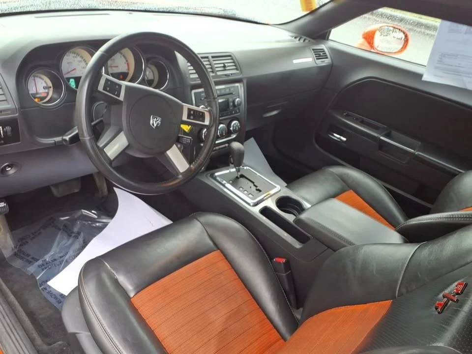 2010 Dodge Challenger 3rd Gen - Image 7 of 19