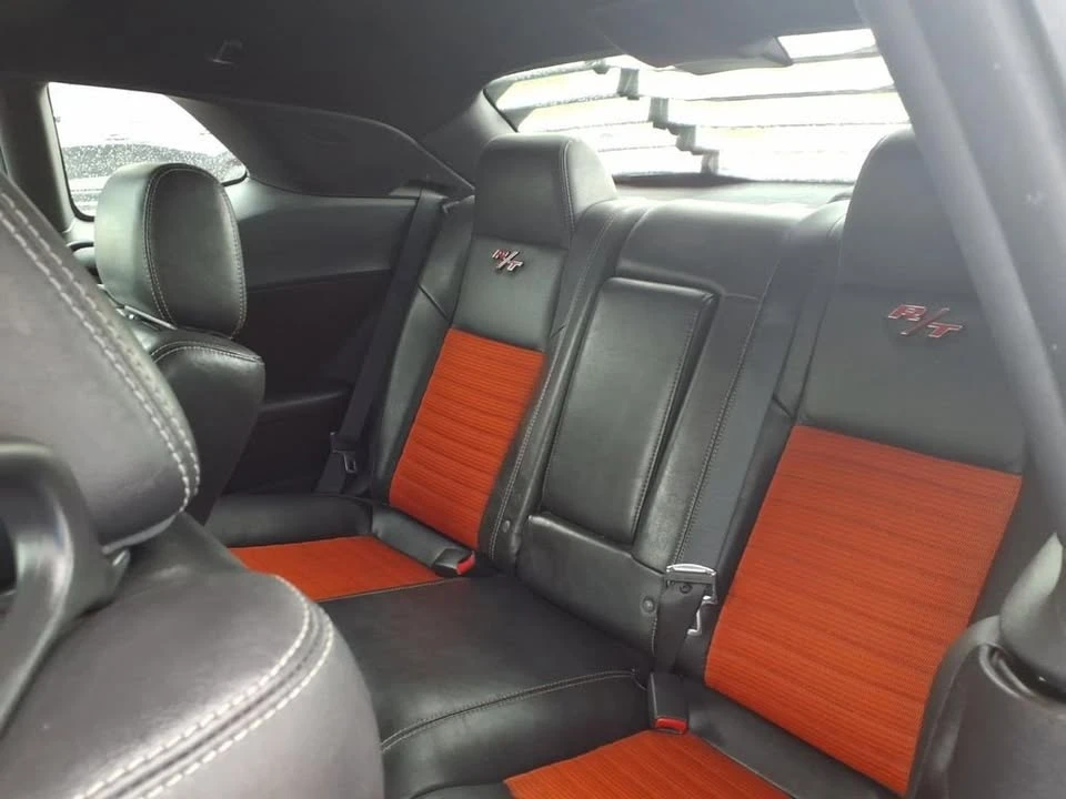 2010 Dodge Challenger 3rd Gen - Image 9 of 19