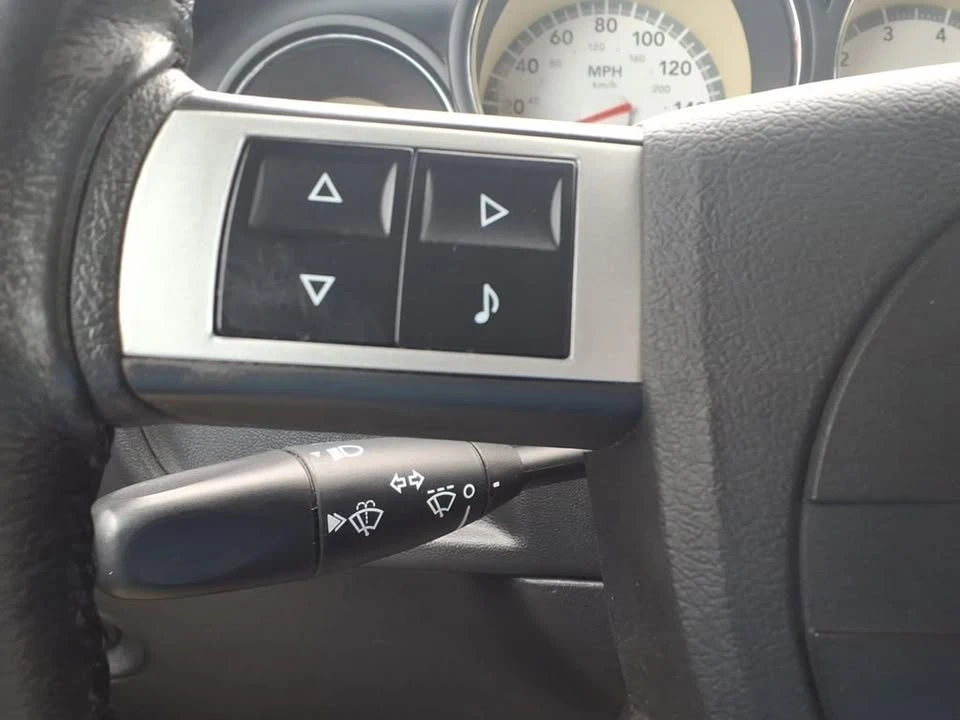 2010 Dodge Challenger 3rd Gen - Image 13 of 19