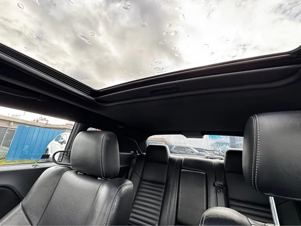 2010 Dodge Challenger 3rd Gen - Image 12 of 15