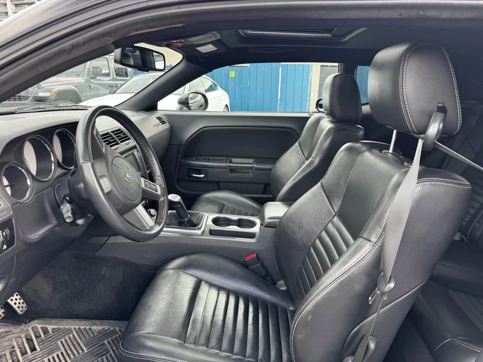 2010 Dodge Challenger 3rd Gen - Image 10 of 15