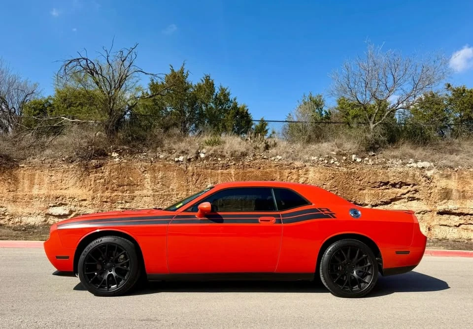 2010 Dodge Challenger 3rd Gen - Image 7 of 18