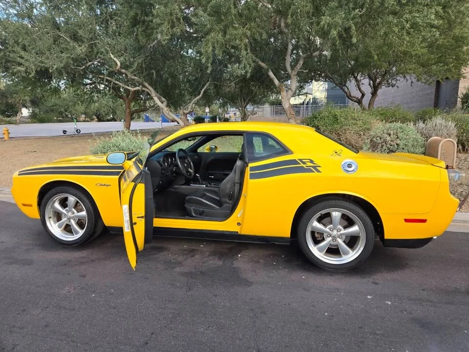 2010 Dodge Challenger 3rd Gen - Image 5 of 20