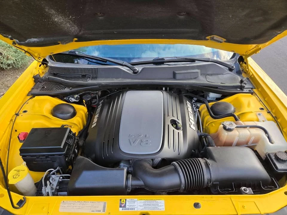 2010 Dodge Challenger 3rd Gen - Image 18 of 20