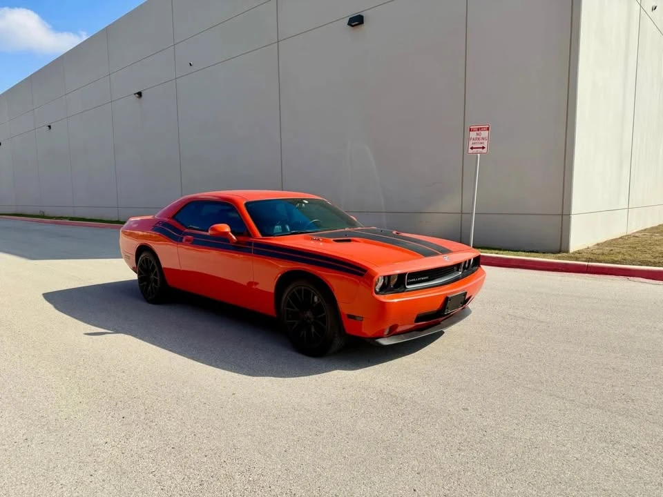 2010 Dodge Challenger 3rd Gen - Image 9 of 18
