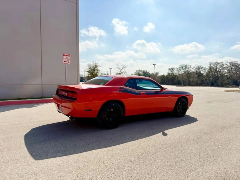 2010 Dodge Challenger 3rd Gen - Image 10 of 18