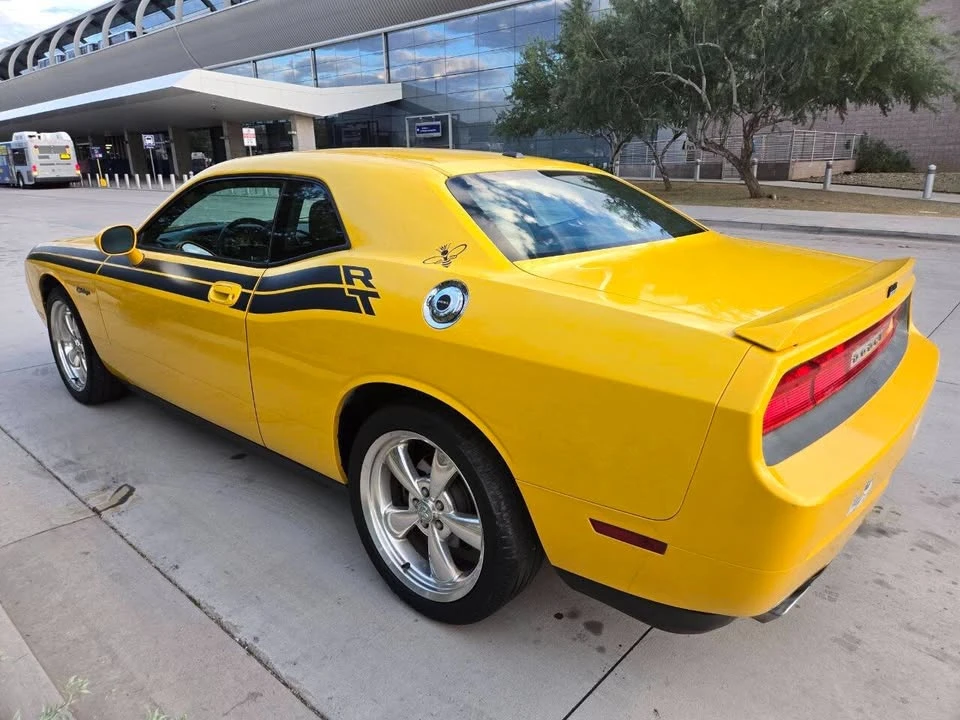 2010 Dodge Challenger 3rd Gen - Image 9 of 20